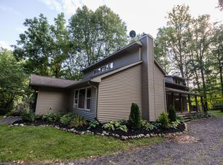 4060 Curran Rd, Buchanan, MI 49107