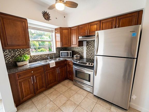3rd image of 6560 Winfield Boulevard #102