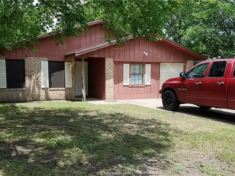 1111 Dexter Drs — Photo 1