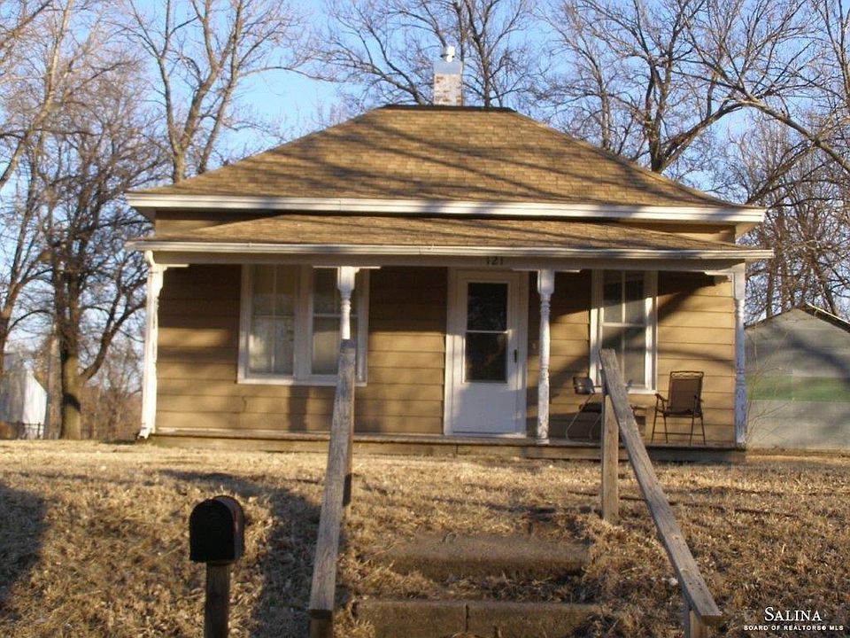 1st image of 121 S Lincoln Ave