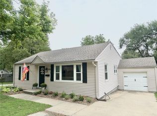 5531 Reeds Rd, Mission, KS 66202