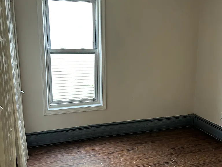 145 Blaine St #1F — Photo 3