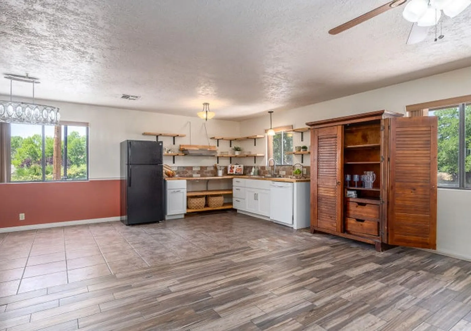 Charming Rustic Condo — Photo 4