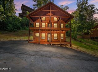 2398 Alpine Village Way, Pigeon Forge, TN 37863