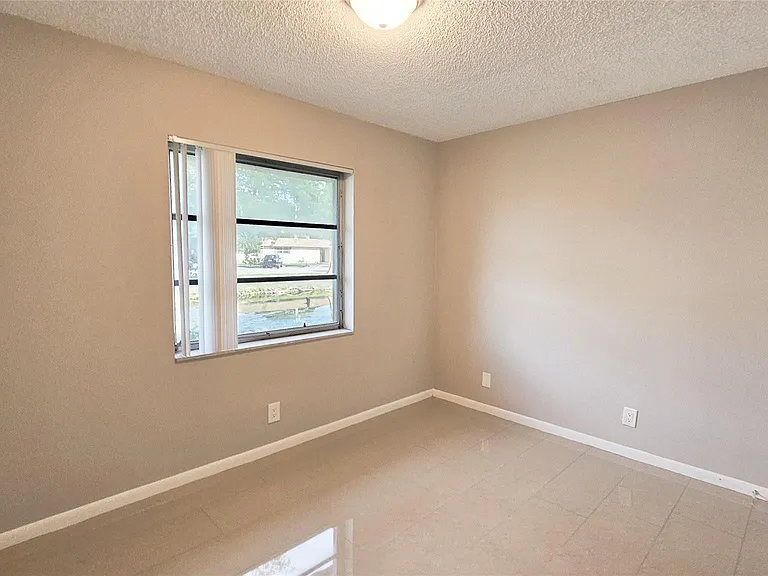 416 Lakeside Dr #129 — Photo 11