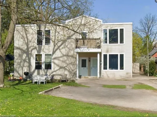74 William St W, Waterloo, ON N2L 1J7