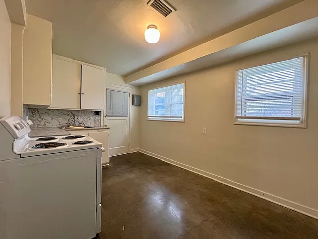 610 Washington St #9 — Photo 2