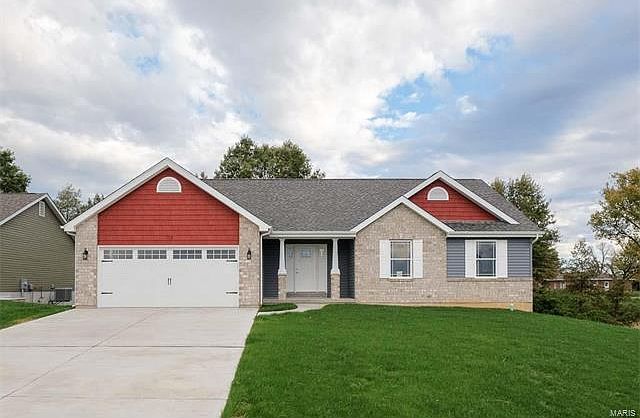 1st image of 132 Palace Way Dr