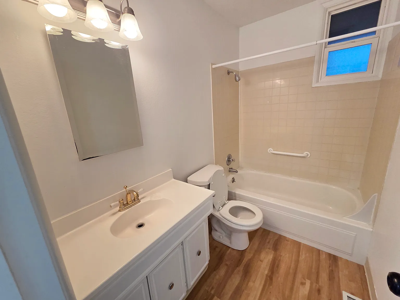 3 bed, 1020 sqft, $1,750 — Photo 4