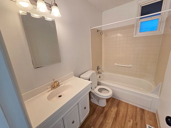 4th image of 13051 SW Jenkins Rd #13051