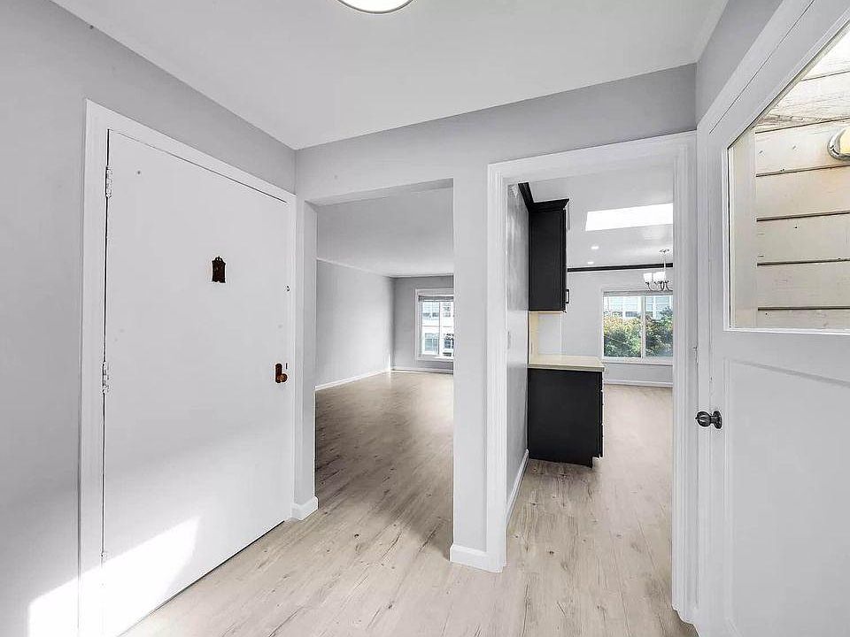 1st image of 613 32nd Ave #613