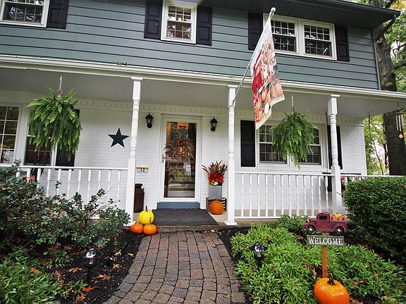 4th image of 12 Sturbridge Ct
