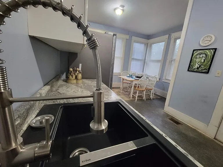 311 E 37th St #1 — Photo 8