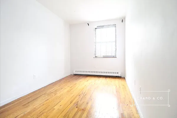 Rented by Grand & Co. | media 2