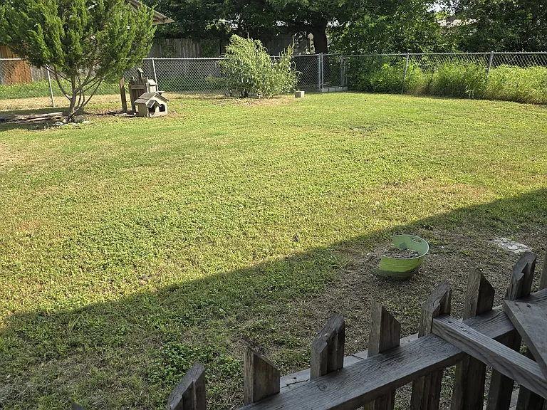 106 Knollwood Dr — Photo 7