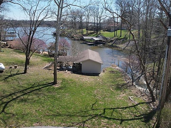 4th image of 7 Denzel Dr