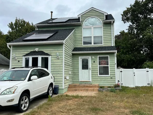 2 Heritage Ter, Egg Harbor Township, NJ 08234