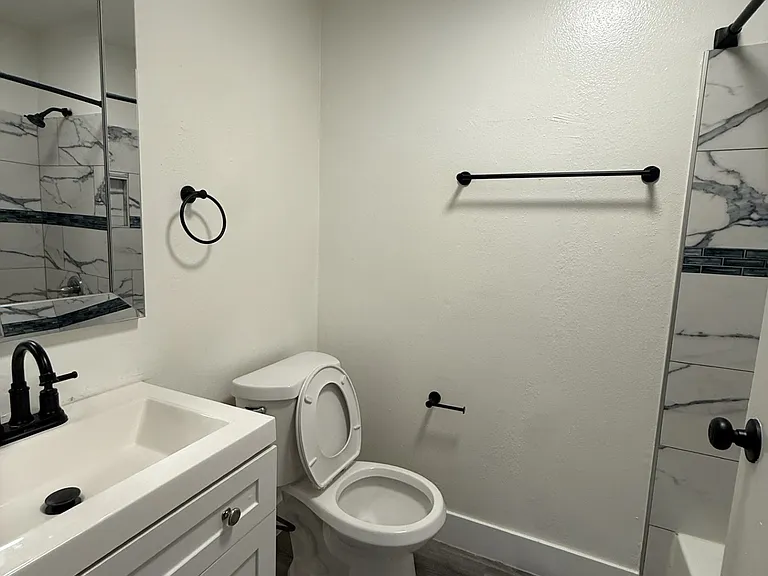 14640 Friar St #4 — Photo 14