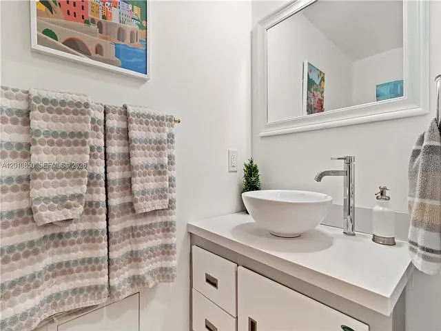 18671 Collins Ave #202 — Photo 3