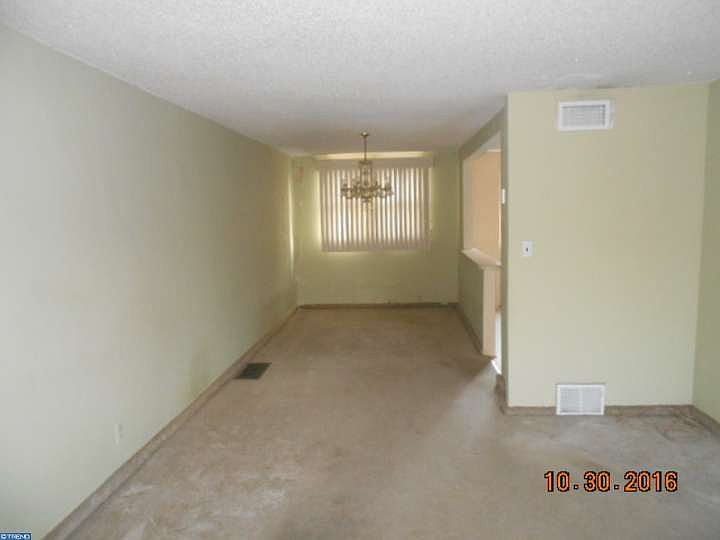 2nd image of 4405 Marple St