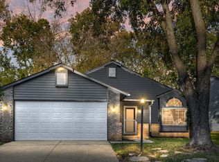 950 Timber Creek Ln, Greenwood, IN 46142