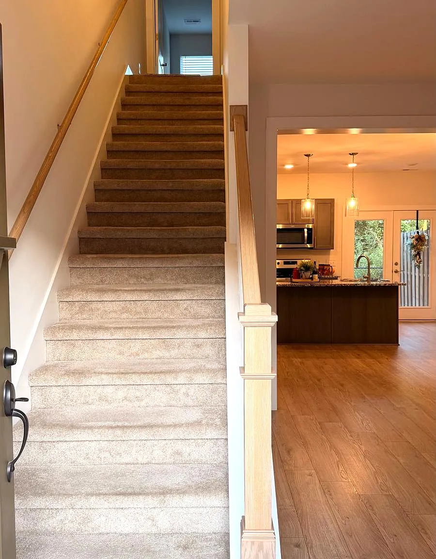 2 bed, 2.5 bath, 1364 sqft, $1,800 — Photo 4