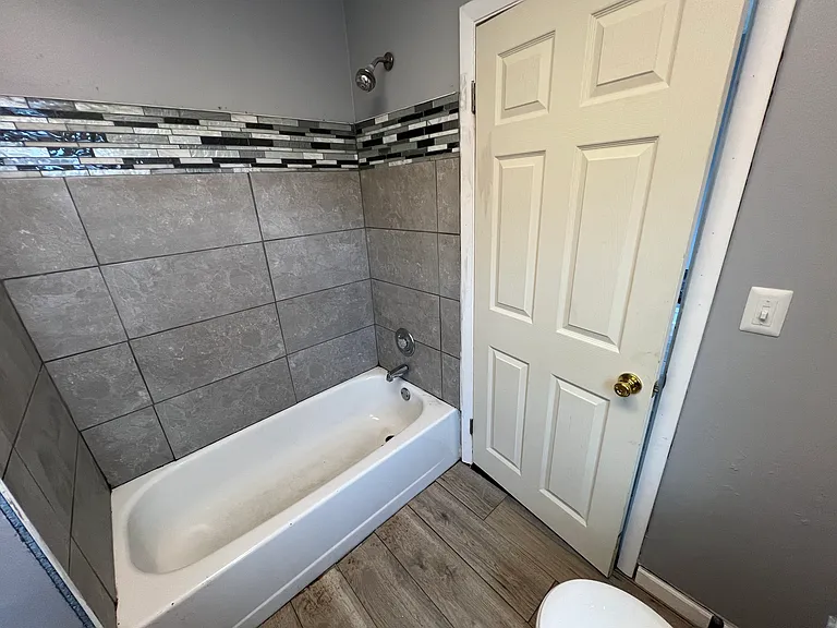 3815 W 132nd St #2 — Photo 10