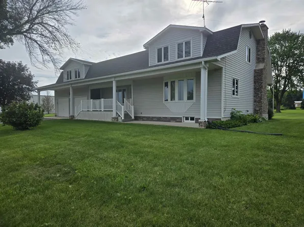 414 Center St, Lime Springs, IA 52155