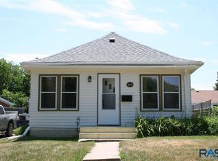 919 W 5th Ave, Mitchell, SD 57301