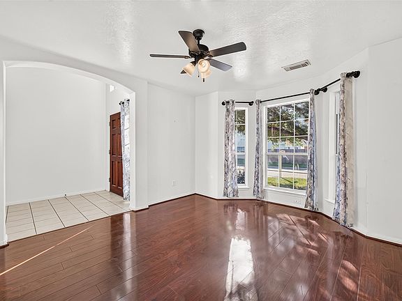 4th image of 11106 Ferndale Way Dr