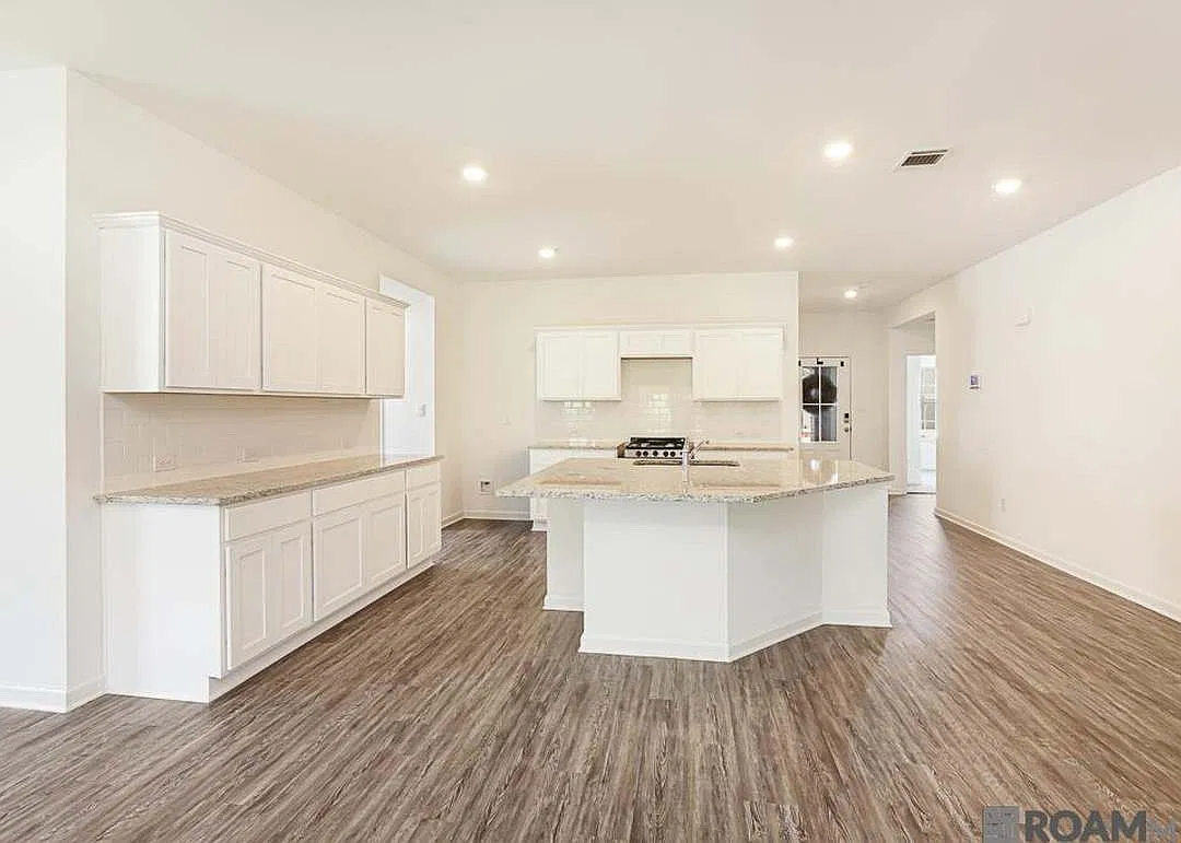 4 bed, 2079 sqft, $2,550 — Photo 4