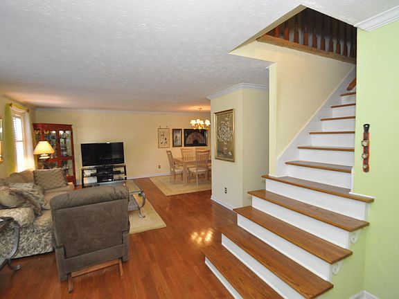 2nd image of 8720 Aragon Ln