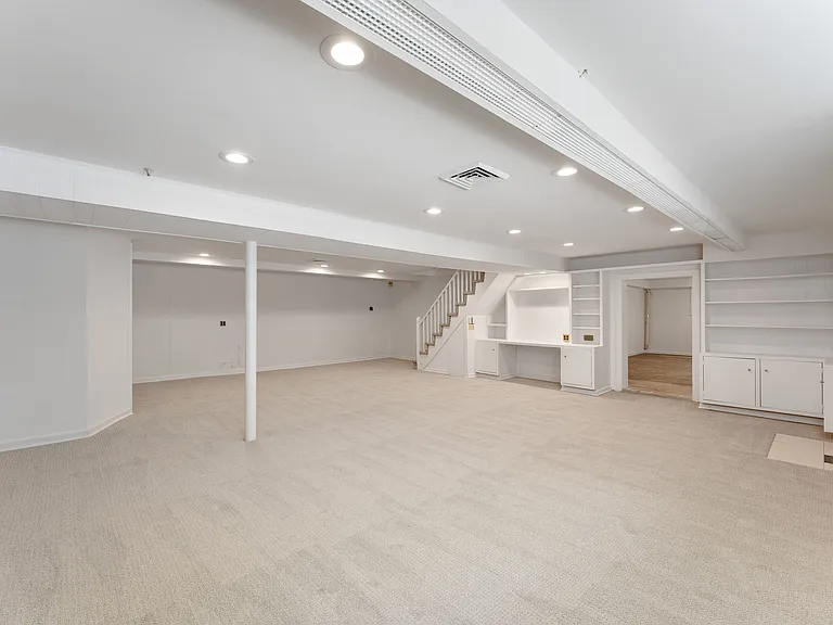 128 Moorland Dr — Photo 18
