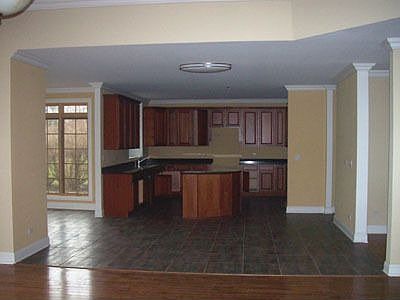 Kitchen & Breakfast Area