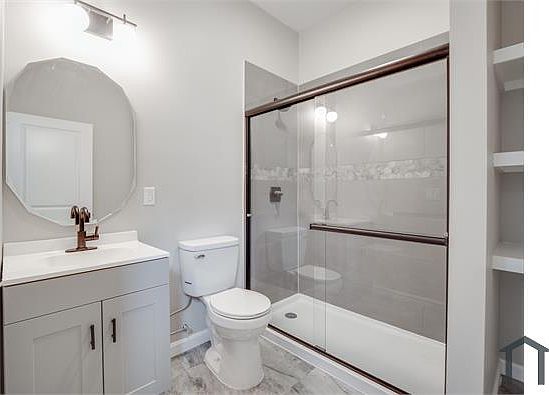2nd image of 656 Chestnut St #2