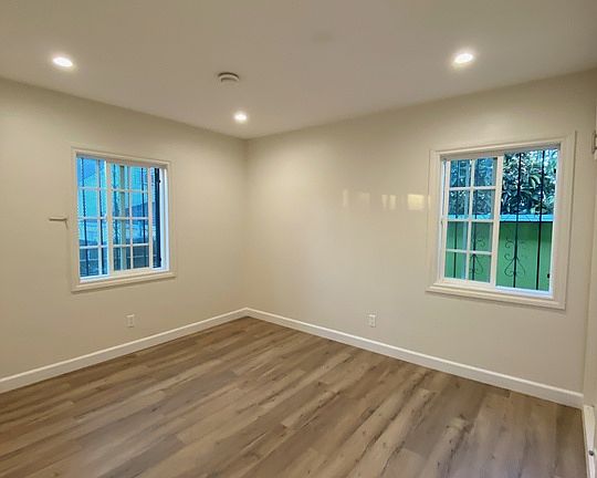5th image of 3107 Gleason Ave #1