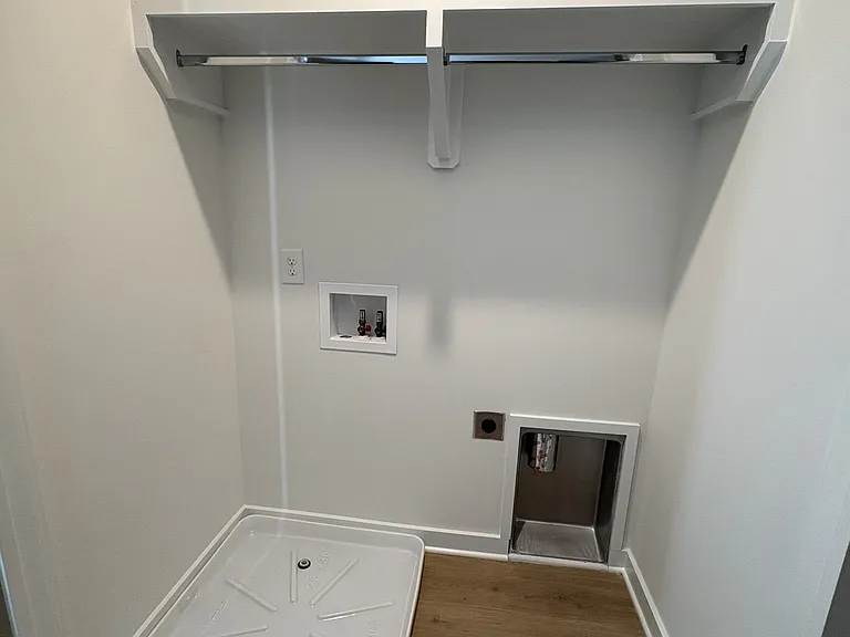 620 Wallace Ct — Photo 14