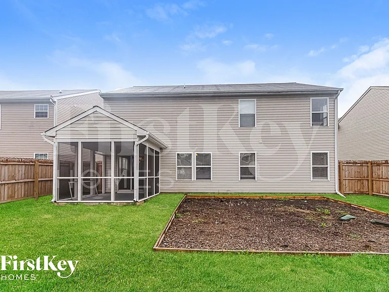 8114 Grove Berry Dr — Photo 15