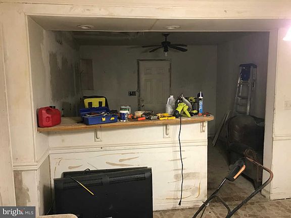 3rd image of 3020 Oakford Ave