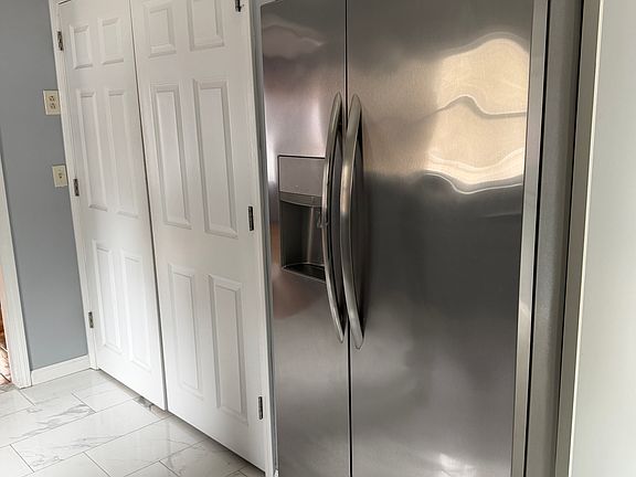 3rd image of 71 Hopkinton Rd #71