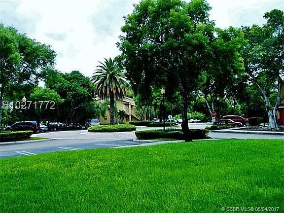 2nd image of 1401 Village Blvd APT 422