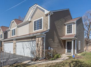 377 Locksley Dr, Streamwood, IL