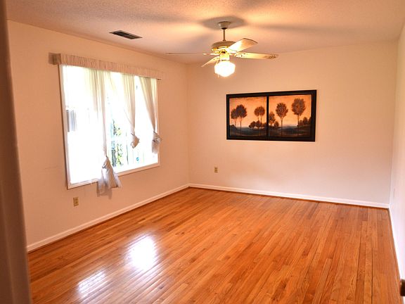 4th image of 7083 N Kenwood Dr