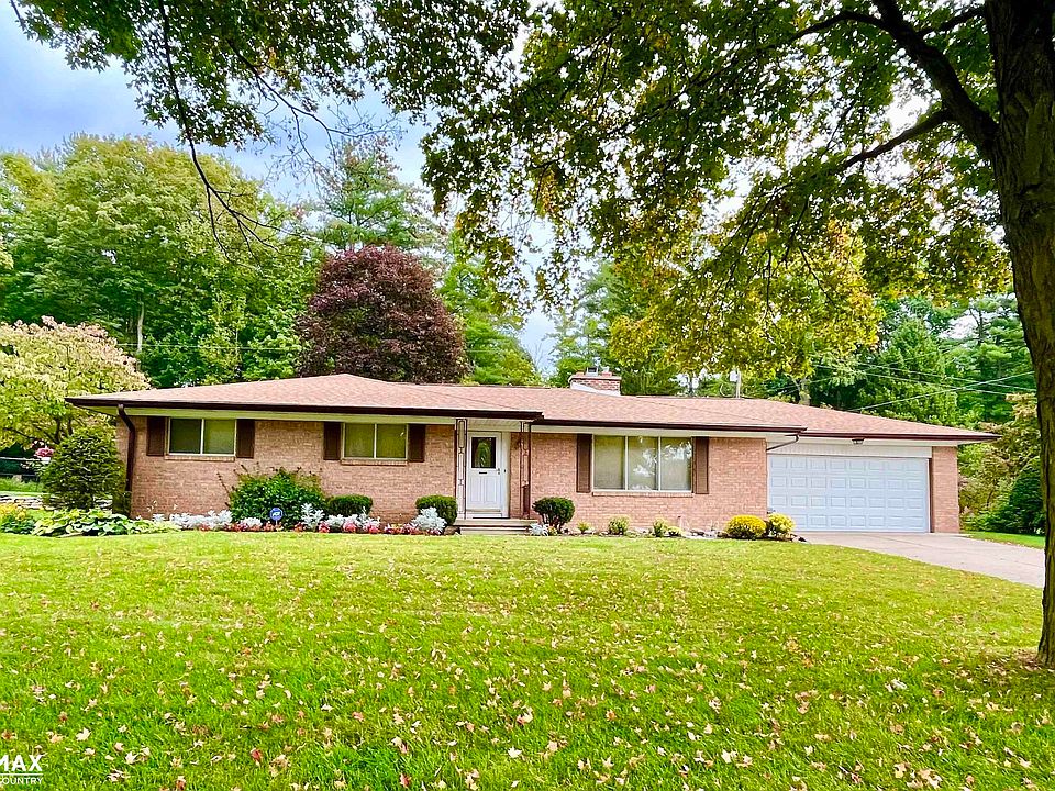 1st image of 2436 Redwood Dr