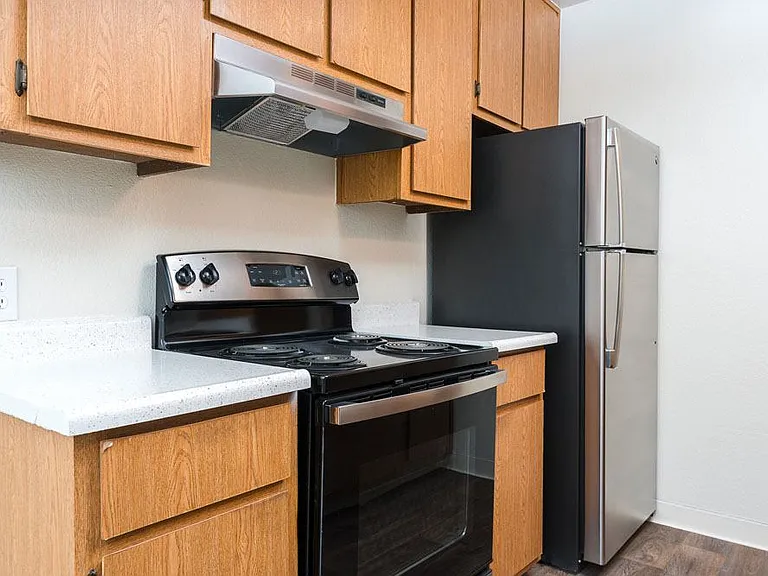 Mission Sierra Apartments — Photo 21
