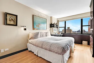 Rented by R New York