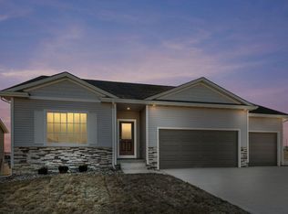 5401 165th St, Urbandale, IA 50323
