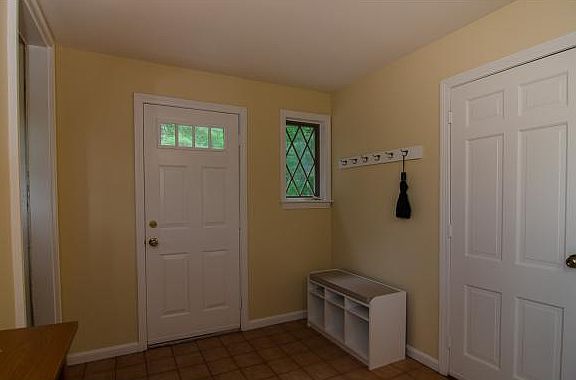 3rd image of 14 Wilshire Dr