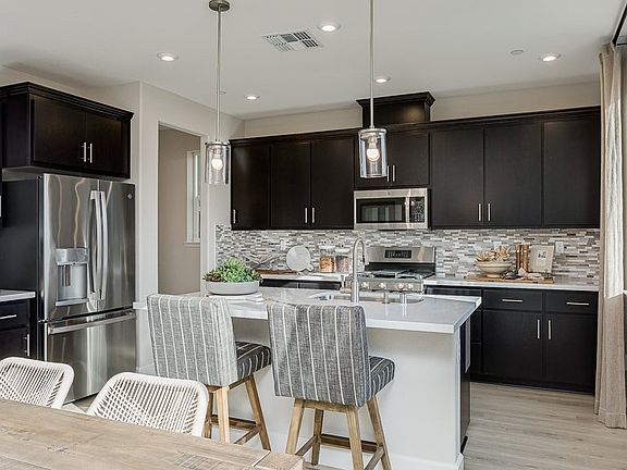 2nd image of 799 Apricot Cir