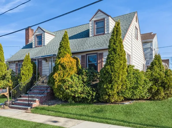 243 Locust Street, Floral Park, NY 11001